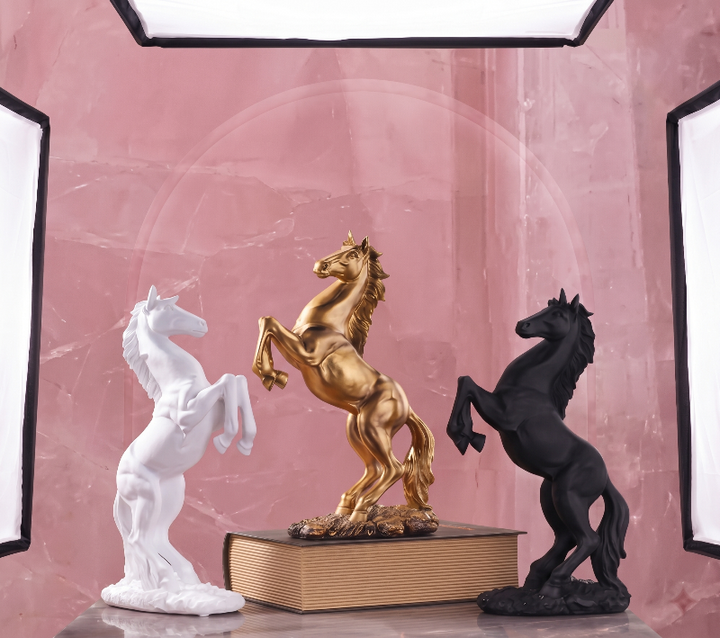 Resin Horse Statue – Artistic Decor