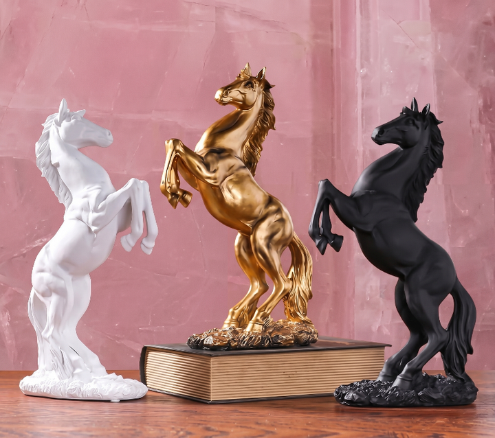 Resin Horse Statue – Artistic Decor