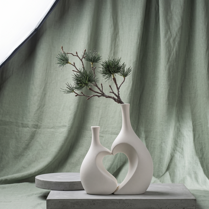 Decorative Resin Vase – Nordic Elegance
