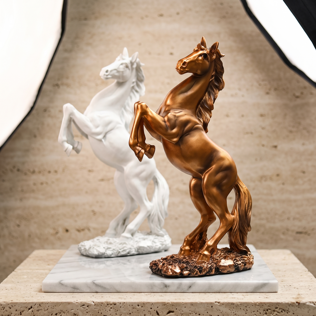 Resin Horse Statue – Artistic Decor